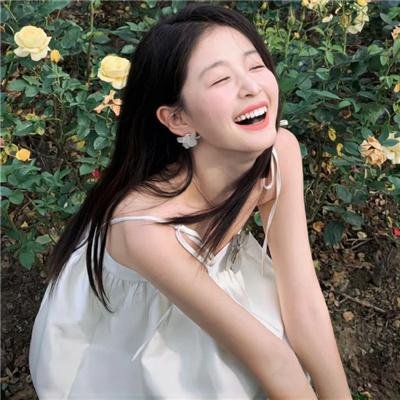 照片中的女孩